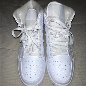 Air Jordan 1 Mid Women’s Sneakers